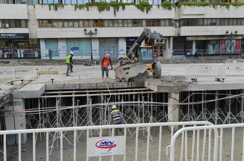 Corte de losa armada en Parking Plaza Salamero