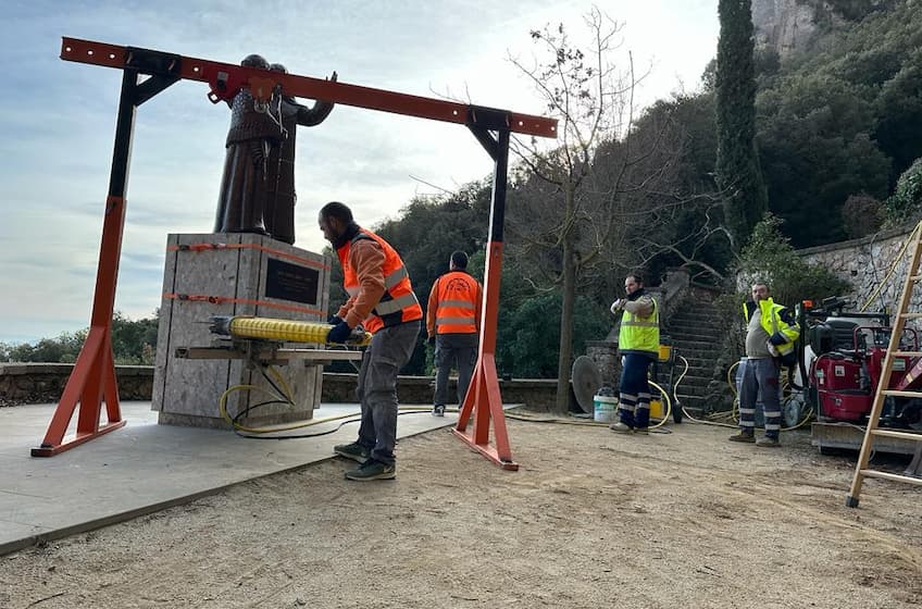Corte Estatua Montserrat
