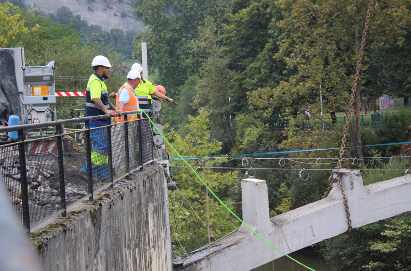 Retirada de puente en LLodio