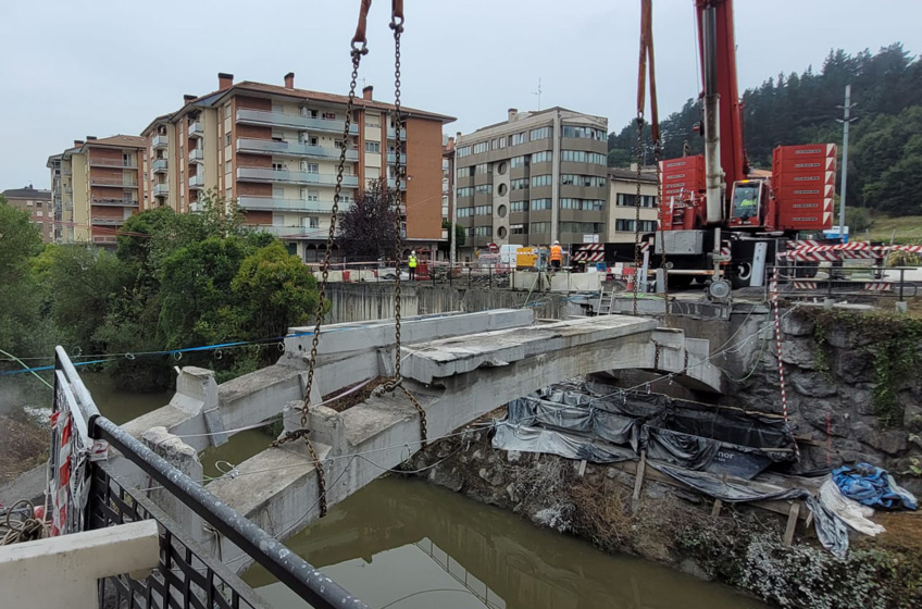 Retirada de puente en LLodio