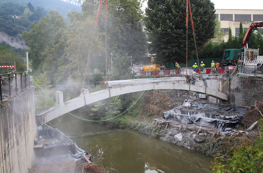 Retirada de puente en LLodio